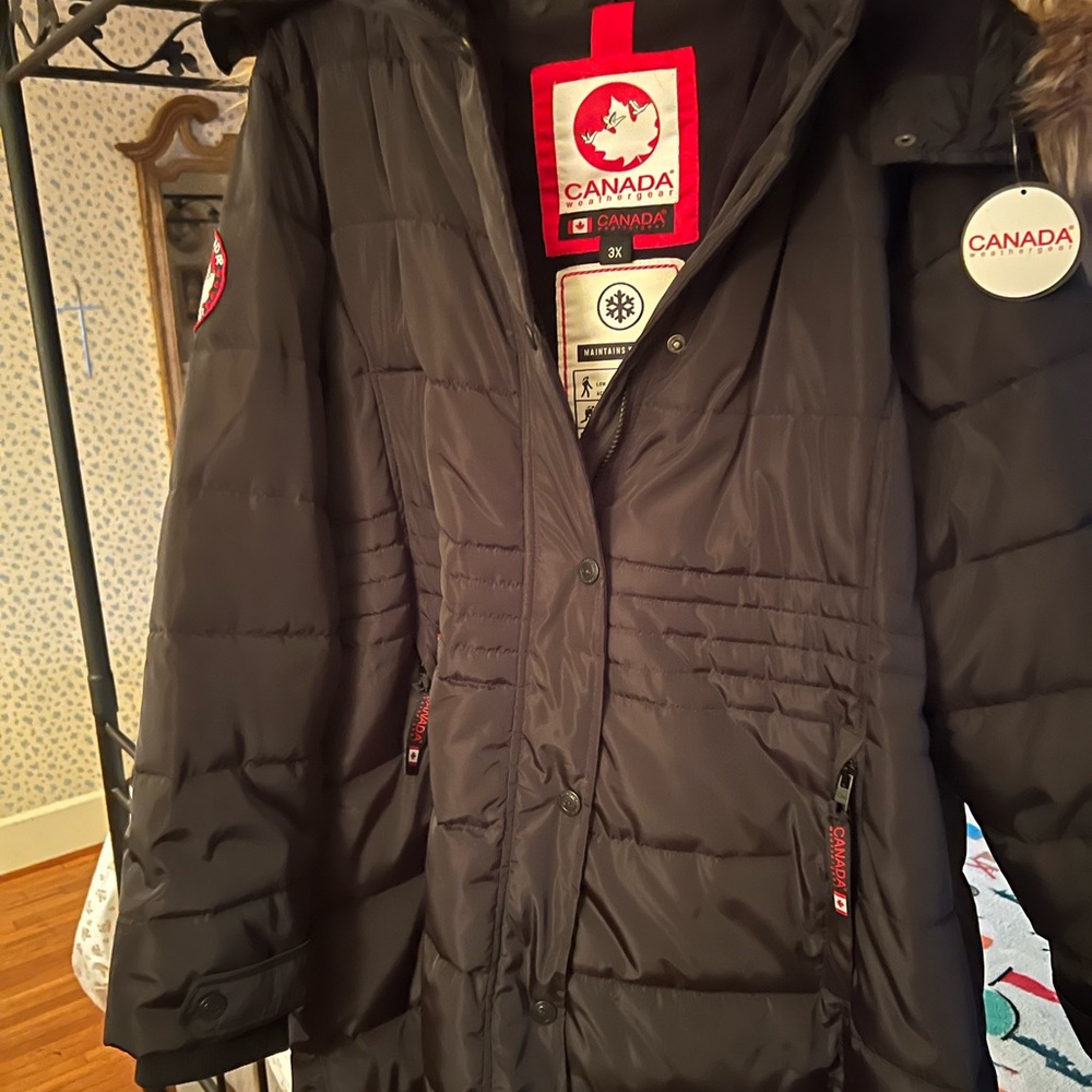 Black & Light Brown Fuzzy Puffer
Parka - Women & Plus
Canada Weather Gear
3X